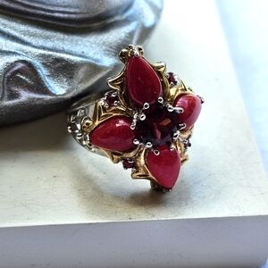 Designer Signed Beautiful Sterling Silver Corals and Garnet Ring Size 6